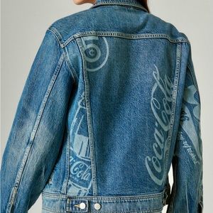 Lucky Brand Unisex Coca Cola Denim Trucker Jacket ladies size L, men’s size M